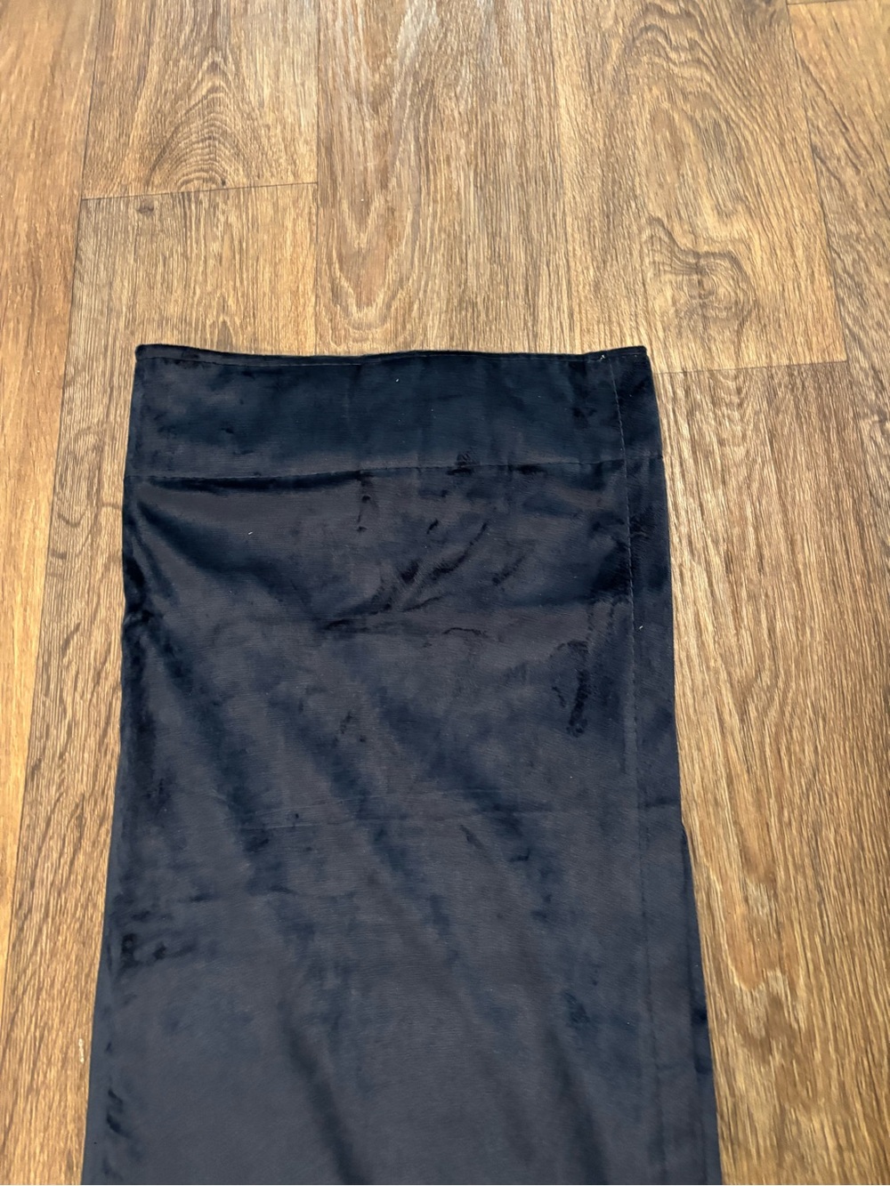 New in Package Blackout Navy Velvet 10ft Primrose Window Curtain